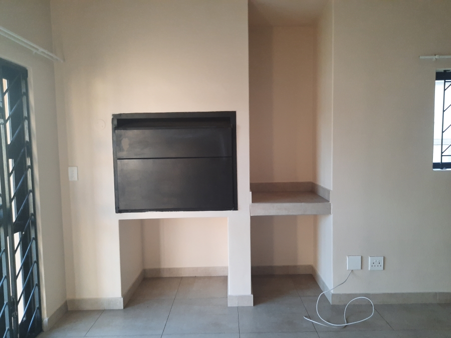 To Let 2 Bedroom Property for Rent in Buh Rein Estate Western Cape